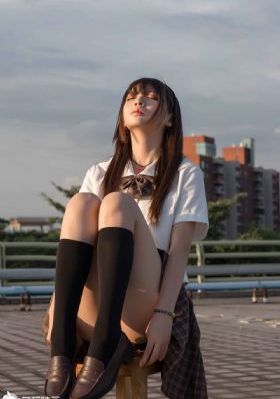 国产裸体极品女学生在线观看网站_DVD在线视频观看