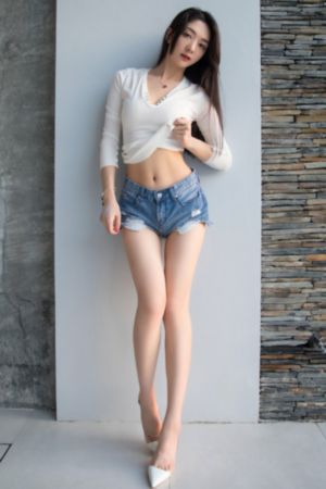 麻豆E奶女教师国产精品_1080P完整版观看