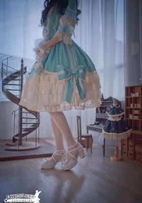 国产我和岳拇看A片女官员_国产剧神马影院在线