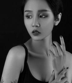 模特默默个人资料,时尚界的璀璨新星，揭秘模特界的璀璨人生